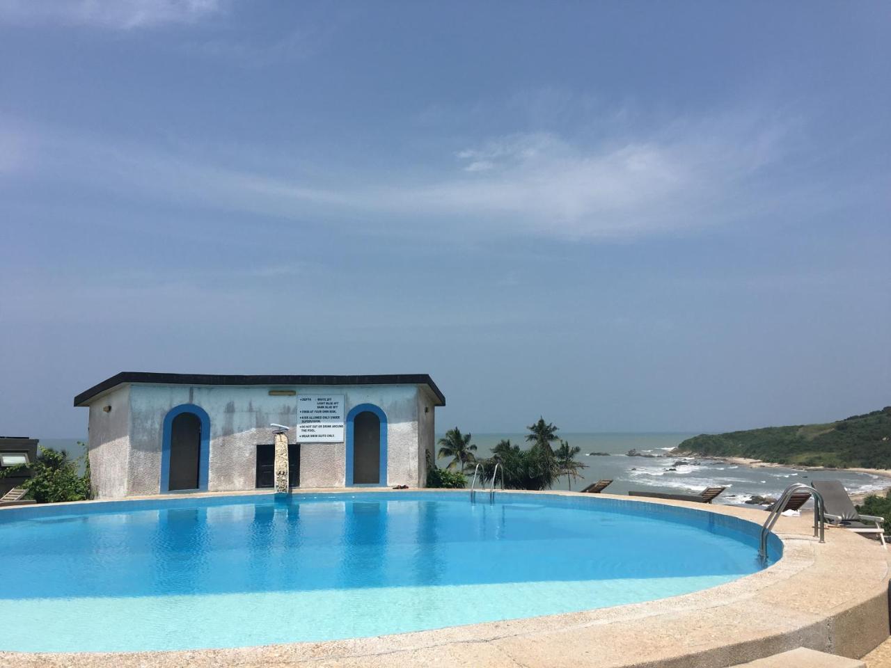 Biriwa Beach Hotel Exteriör bild